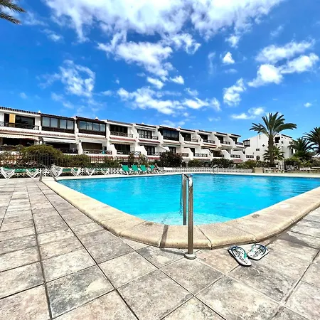 Lovely With Pool And Wifi Apartment